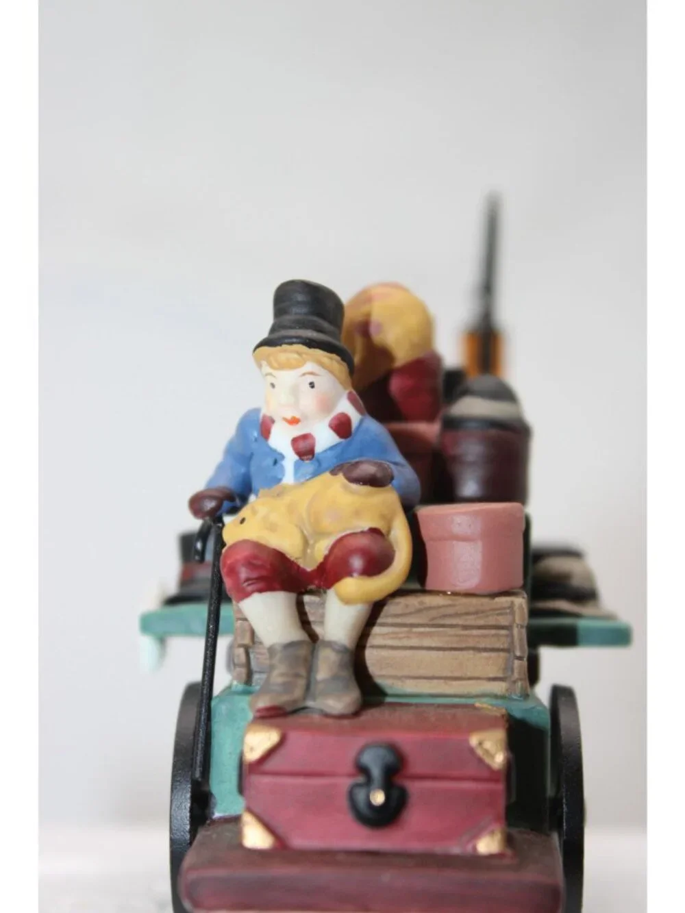 Dept 56 Dickens Village - Chelsea Market Hat Monger & Cart